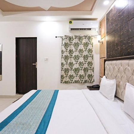 Aero Home Stay- Bed & Breakfast Nowe Delhi Zewnętrze zdjęcie