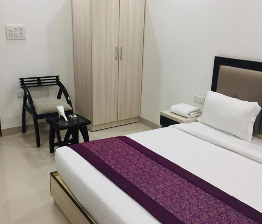 Aero Home Stay- Bed & Breakfast Nowe Delhi Zewnętrze zdjęcie